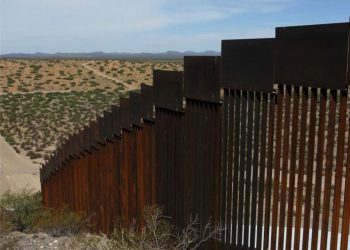 POR SEGURIDAD FRONTERIZA Debaten senadores texanos construir más muro fronterizo