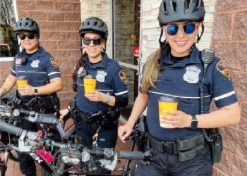 La comunidad toma café con la Policía de Laredo
