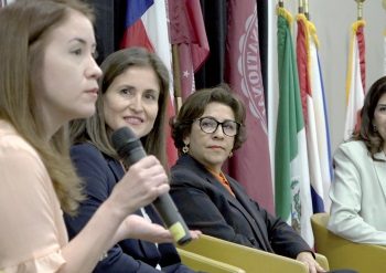 Reconocen a mujeres iconos en la vida fronteriza