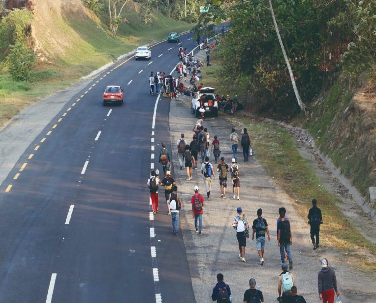 Migrantes parten desde Tapachula