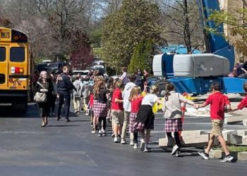 Mueren 6 niños y maestros en ataque a escuela cristiana en Nashville