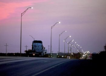 Avanza transformación de alumbrado en el oriente y centro de la ciudad