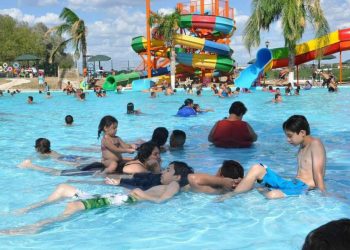 ADIÓS AL CALOR Albercas públicas abrirán el Día del Niño