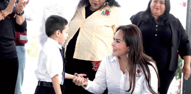 AL PONIENTE DE LA CIUDAD Transforman jardines de niños