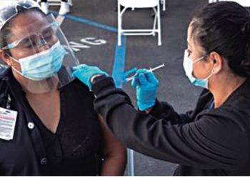 Aplican vacuna Abdala a obreros