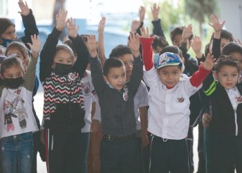 Protestan alumnos como guardianes de la limpieza
