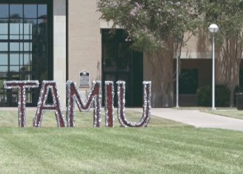 Alto al Crimen acude a las aulas para evitar bullying