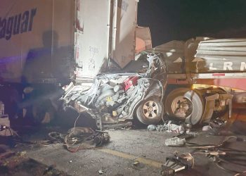 Mujer de Laredo, esposa de policía, sufre accidente en Sabinas