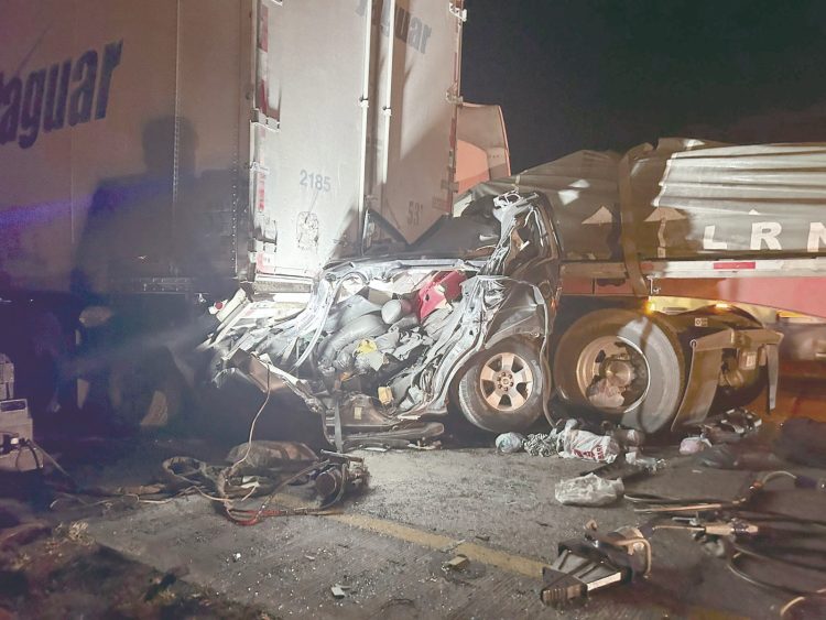 Mujer de Laredo, esposa de policía, sufre accidente en Sabinas