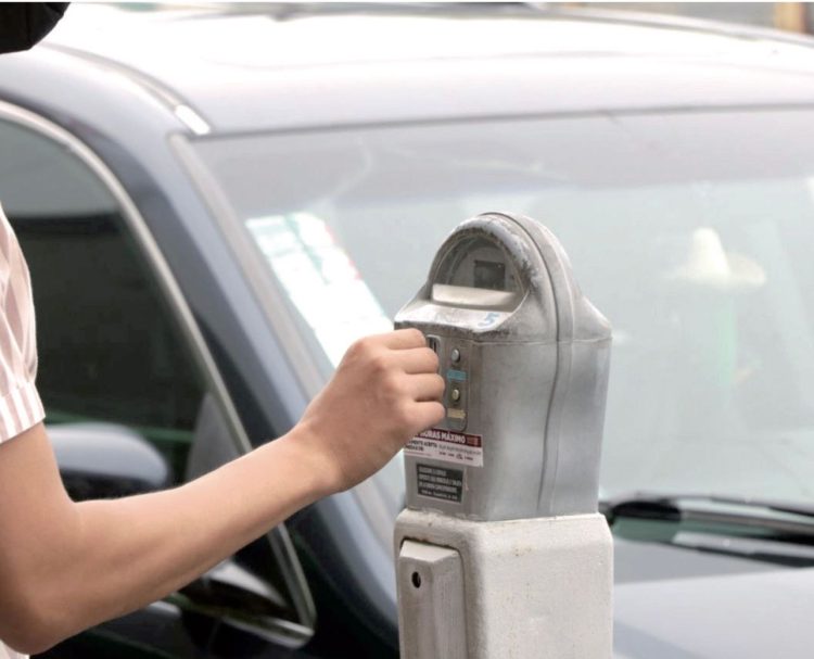 EN EL CENTRO DE NUEVO LAREDO Regulan 212 estacionómetros ACTIVIDAD VEHICULAR