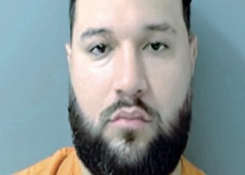 Golpea a adolescente en pelea surgida en Cinemark