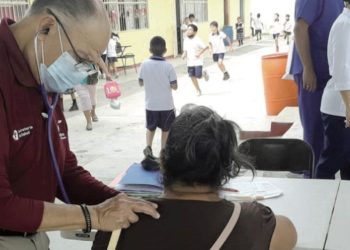 Realizan ferias de salud en escuelas