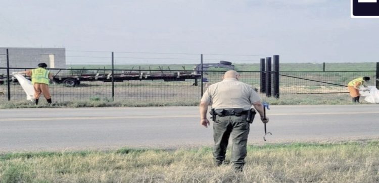 Reclusos limpian caminos rurales