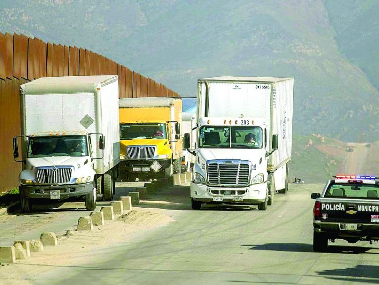 Faltan 54 mil chóferes de carga en México