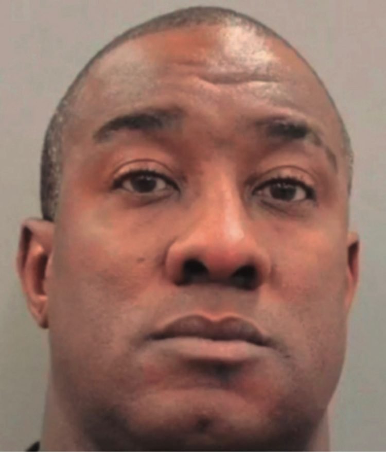 LE DISPARA SOLO POR CHOCAR SU AUSTO Fue exonerado de asesinato y luego mata a un hombre