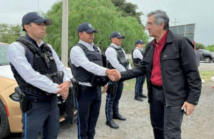 Y ATENCIÓN DE TURISTAS Supervisa Gobernador módulos de seguridad