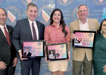 LULAC reconoce a David H. González por servicio educativo