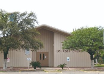 Estafan a iglesia en Eagle Pass