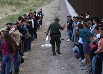 ENERO Y FEBRERO CON NIELES MÁS BAJOS Arrestos de migrantes caen un 96 %