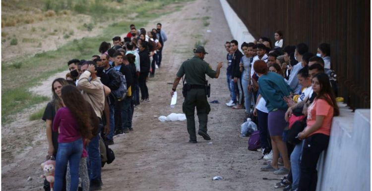 ENERO Y FEBRERO CON NIELES MÁS BAJOS Arrestos de migrantes caen un 96 %