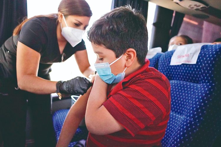 Vacunación anti covid dejará de ser gratuita