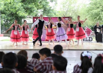 Danza une a alumnos de la primaria Carlos A. Carrillo