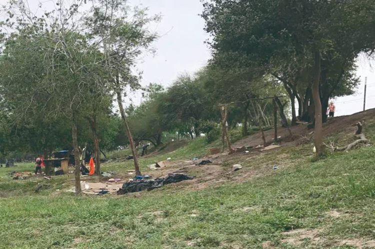 Incendian campamentos de migrantes en Texas