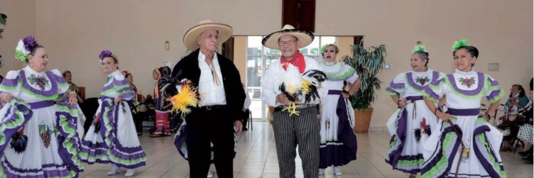 Celebran aniversario del taller de danza