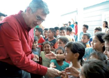 AMÉRICO VISITA ALBERGUES Gobernador ofrece ayuda y protección a migrantes