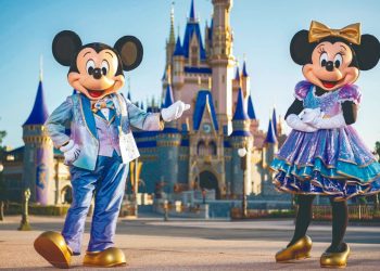 Texas pide a Disney mudar sus parques de diversiones