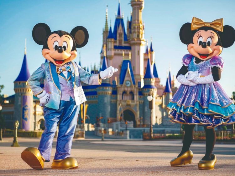 Texas pide a Disney mudar sus parques de diversiones