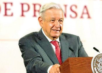 Denuncia AMLO “lanzada política” contra Américo