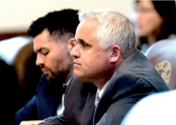 ANTES DE QUE FUERA EXPULSADO Renuncia diputado ESTATAL