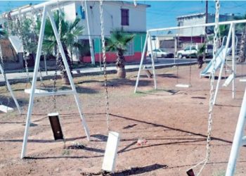 Vándalos ocasionan daños en parques y jardines