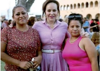 Celebran miles de mamás con Carmen Lilia