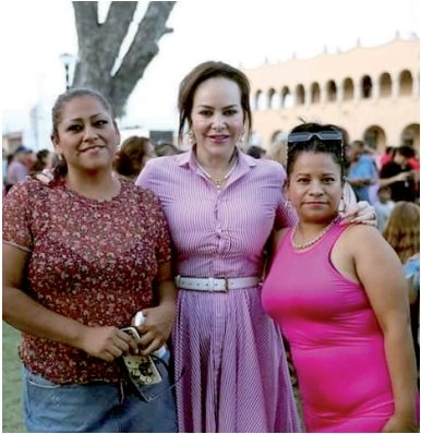 Celebran miles de mamás con Carmen Lilia