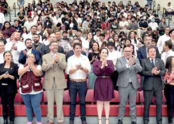 Destacan estudiantes aportación de influencers en foro