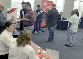 Laredo necesita mecánicos de avión, policías, médicos y enfermeras