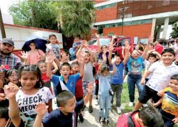 Niños conocen desempeño del Heroico Cuerpo de Bomberos