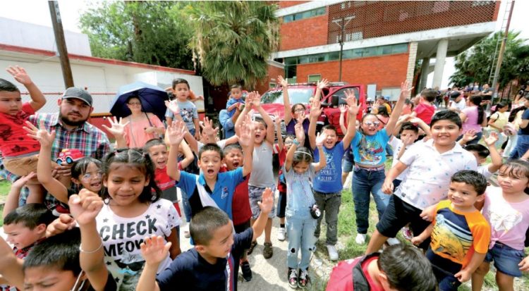 Niños conocen desempeño del Heroico Cuerpo de Bomberos