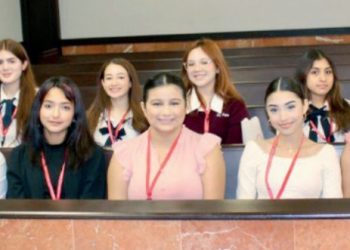 Estudiantes de preparatoria ven la opción en sistema judicial