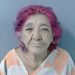 Abuelita muerde y da de bastonazos a guardia de seguridad