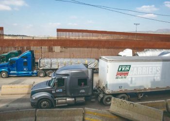 Revisión de camiones que ingresan a Texas provoca pérdidas millonarias