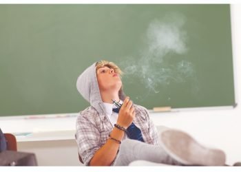 Grupo de trabajo se pronuncia contra “vapeo” de estudiantes