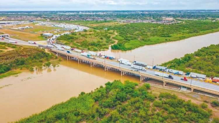 A un paso de cruzar materiales peligrosos