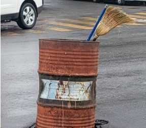 Ladrones se llevan tapas de alcantarillas