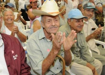 POR CAMBIO DE TARJETA Peligra la pensión de más de 2 mil abuelitos