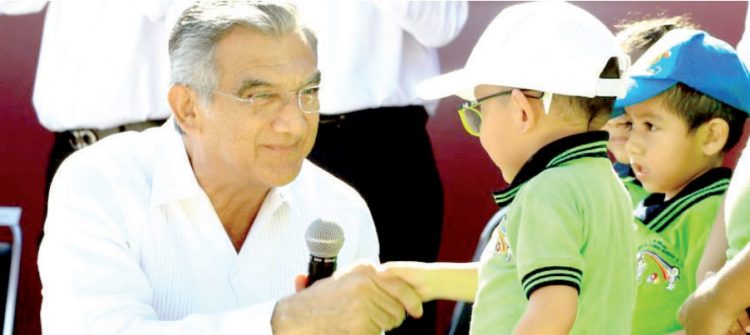 “Ahora sí hay gobernador”, le dicen colonos victorenses a Américo