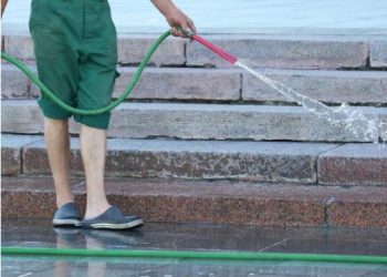 ANTE ESCASEZ Multa de 10 mil pesos a quien despilfarre el agua