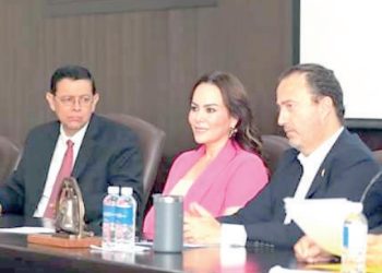 PARA LOS DOS LAREDOS Presenta alcaldesa proyectos para impulsar liderazgo comercial